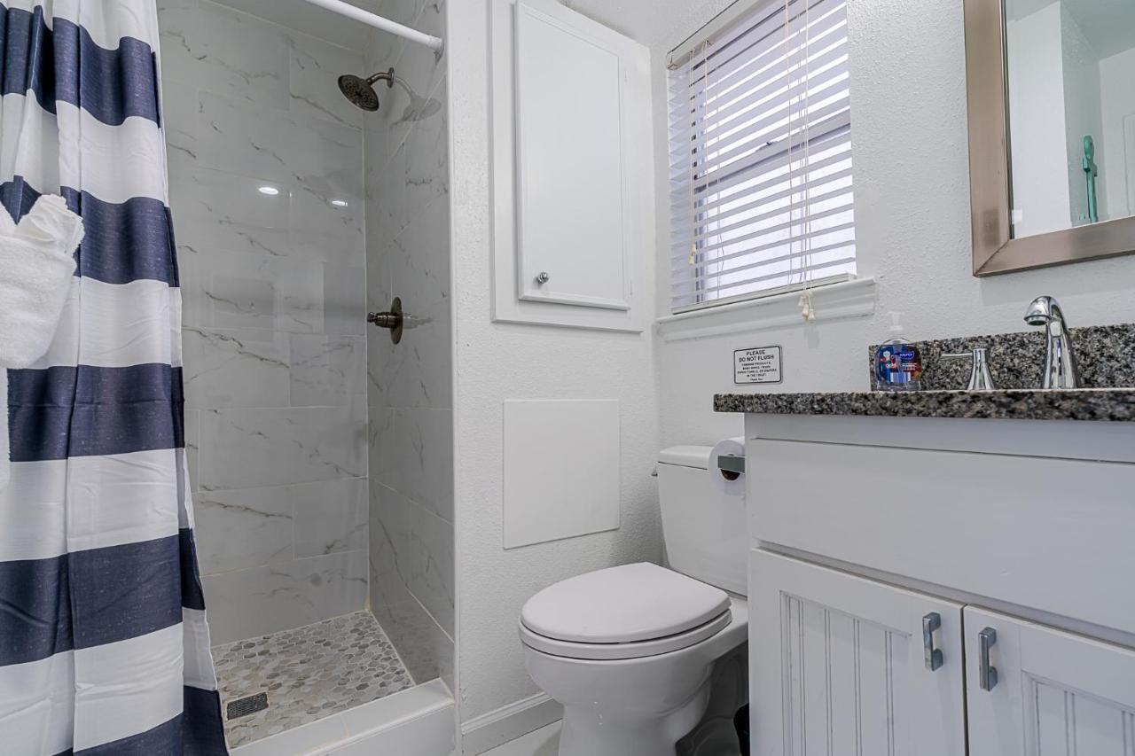 Hot Tub - Ocean Views - Steps To Private Beach - Quiet Location Galveston Exterior photo